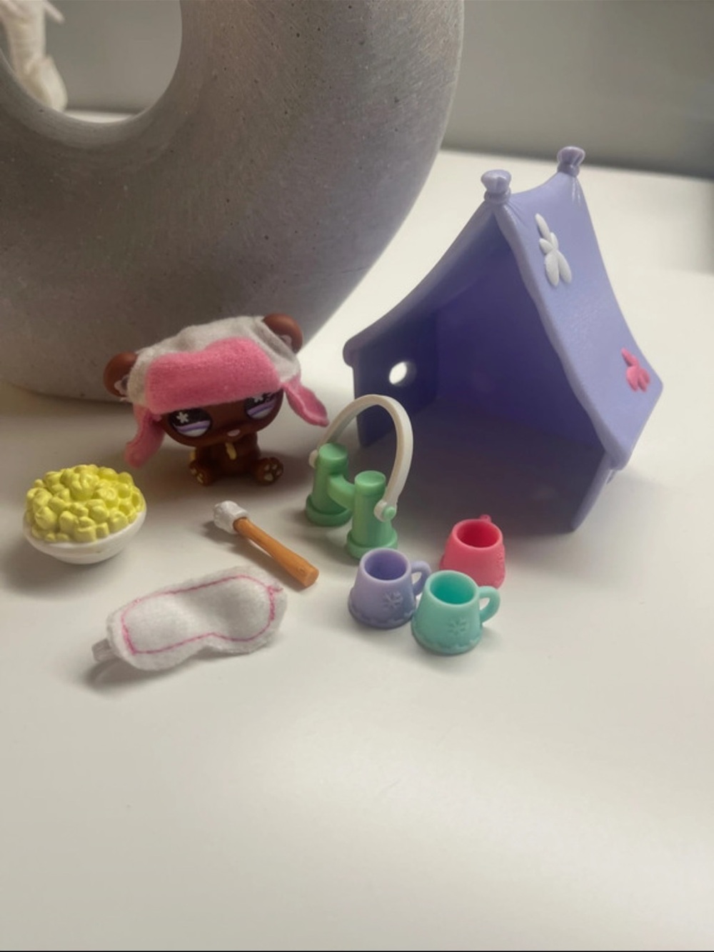 Littlest Pet Shop Bear, Purple Play Tent & Accessories